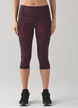 LULULEMON Outrun 17" Crop in Shatter Weave Dust Coral Plum / Black // 4